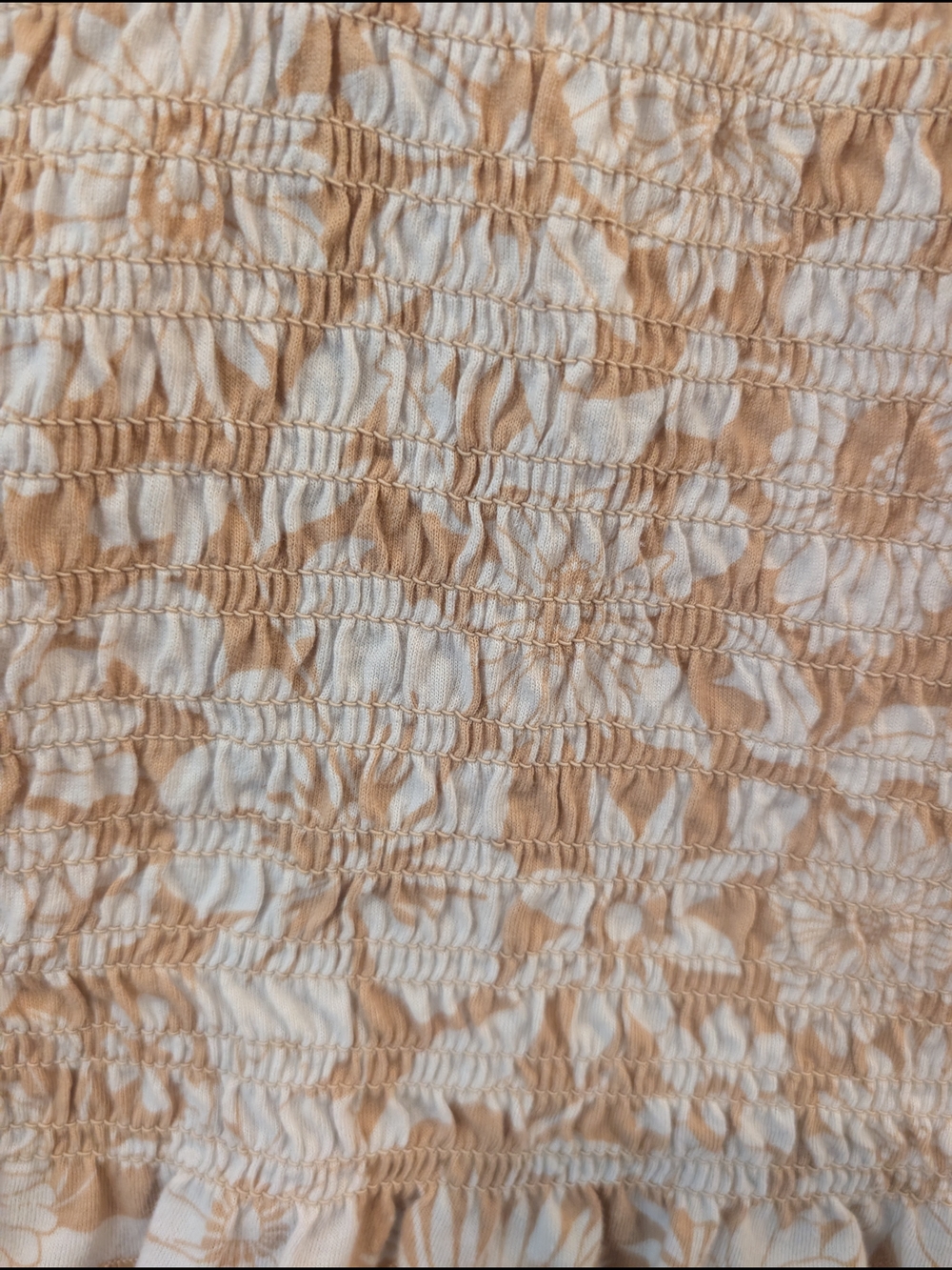 American Eagle Outfitters Beige Floral Smocked Cami Crop Top Small - Picture 2 of 8